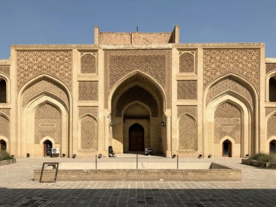 Dominasi Syiah Atas Abbasiyah Pada Masa Khalifah Al-Muthi' Lillah 7 Baghdad