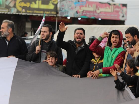 Pengungsi Suriah Melakukan Protes Terhadap YPG/PKK Dekat Perbatasan Turki-Suriah 4 Pengungsi Suriah Protes