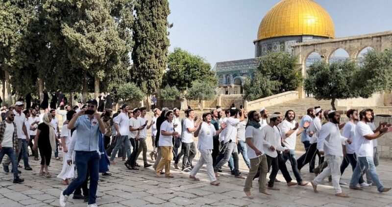 Pemukim Yahudi menodai Al Aqsa