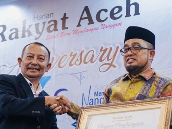 Legislator PKS Aceh Terima Penghargaan Tokoh Peduli Syariat Islam dari Harian Rakyat Aceh 4 Irawan Abdullah Aceh