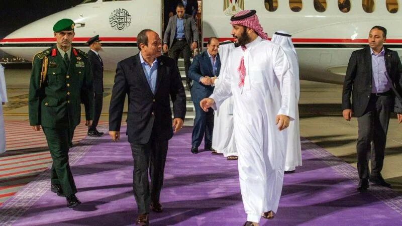 saudi menerima kunjungan mesir