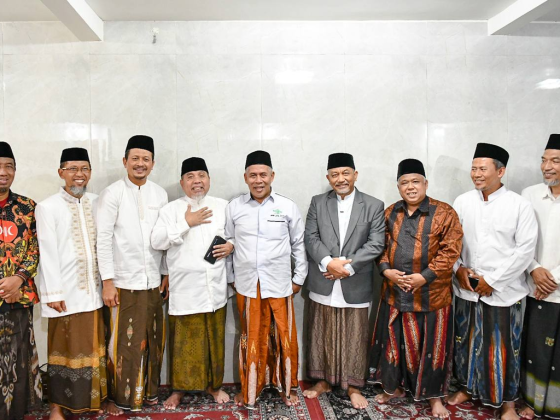 Tak Hanya Diskusi NKRI, Presiden PKS Ngaji dengan Ketua PWNU Jatim KH Marzuki Mustamar 10 PKS Marzuki Mustamar